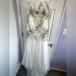 Kelly Faetanini size 10, mermaid off the shoulder wedding dress